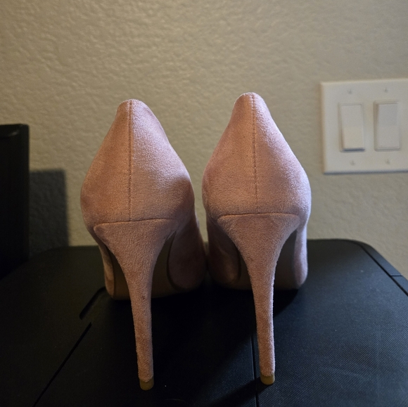 Pink Suede Pumps - Picture 3 of 4